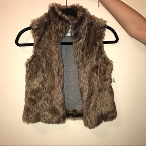 A cute vest that would make ur daughter be nr.1🤩